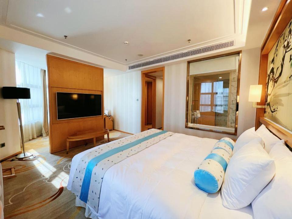 Menshine Gloria Plaza Hotel Santou Kültér fotó