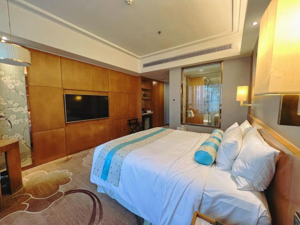 Menshine Gloria Plaza Hotel Santou Kültér fotó